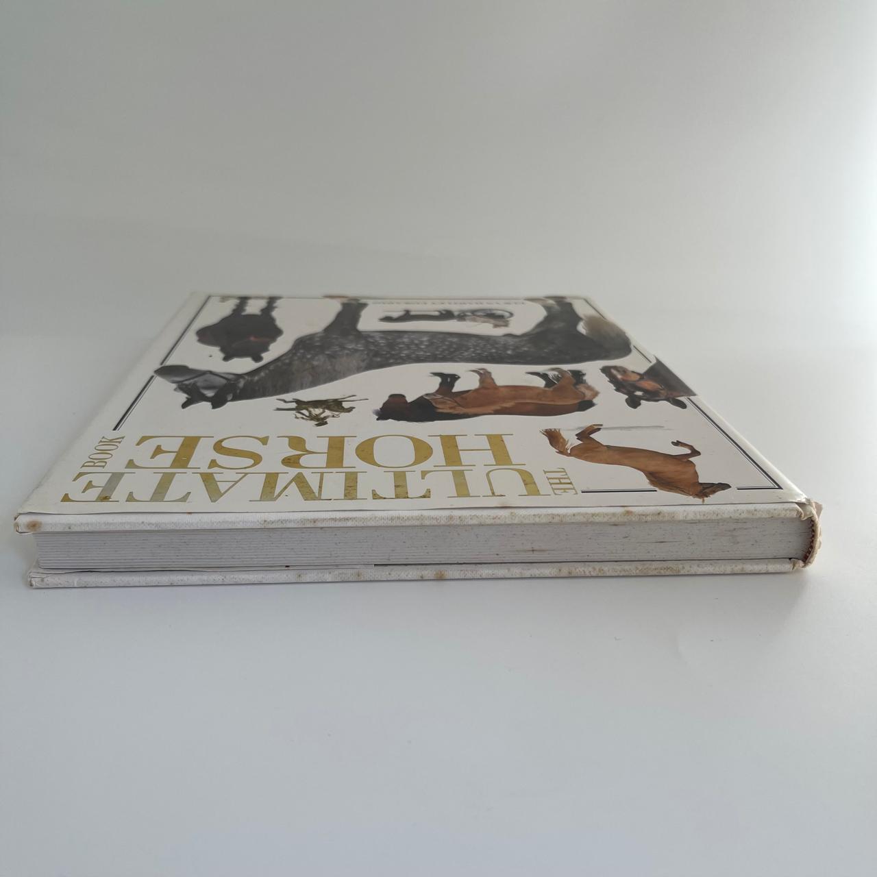 The Ultimate Horse Book - Elwyn Hartley Edwards