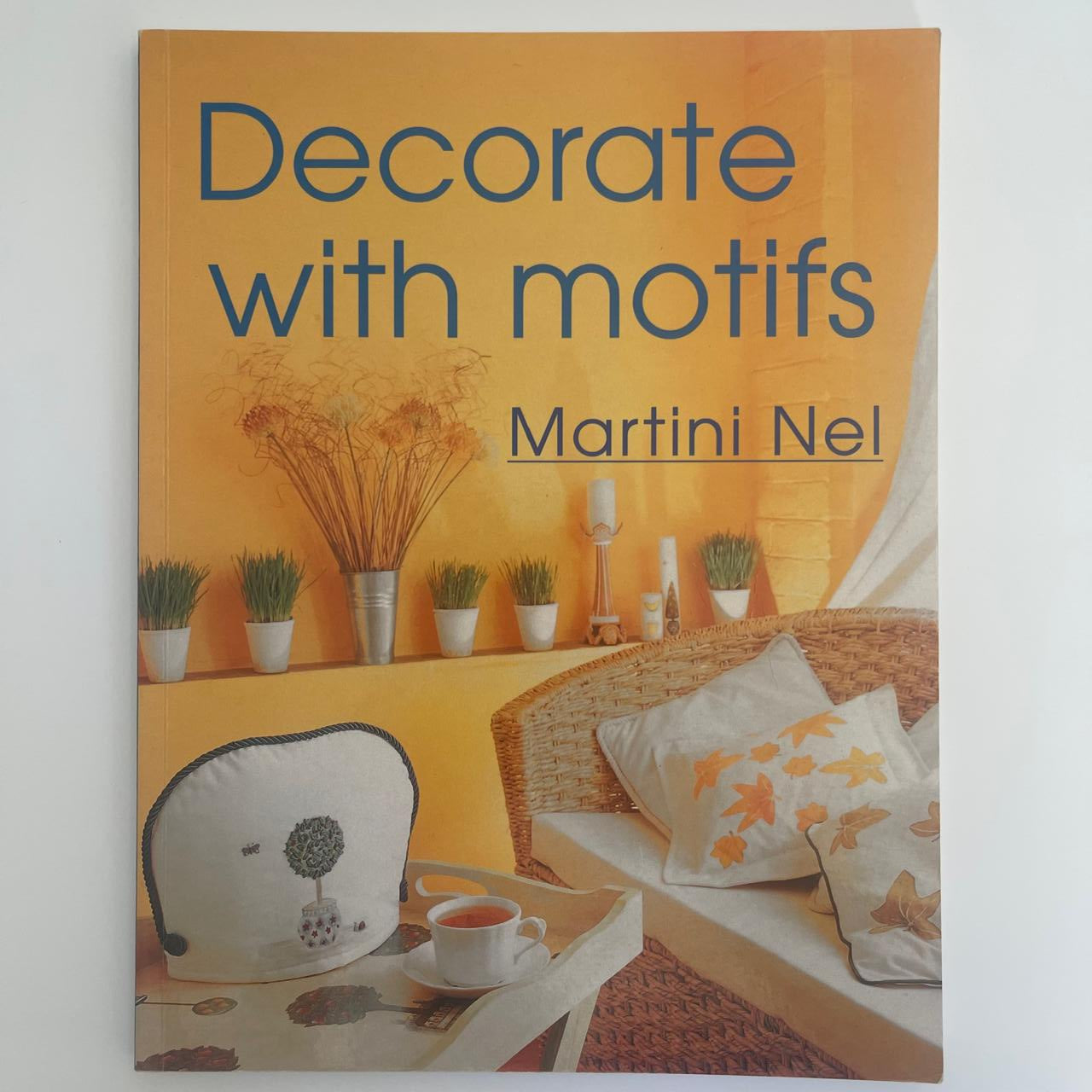 Decorate with Motifs – Martini Nel