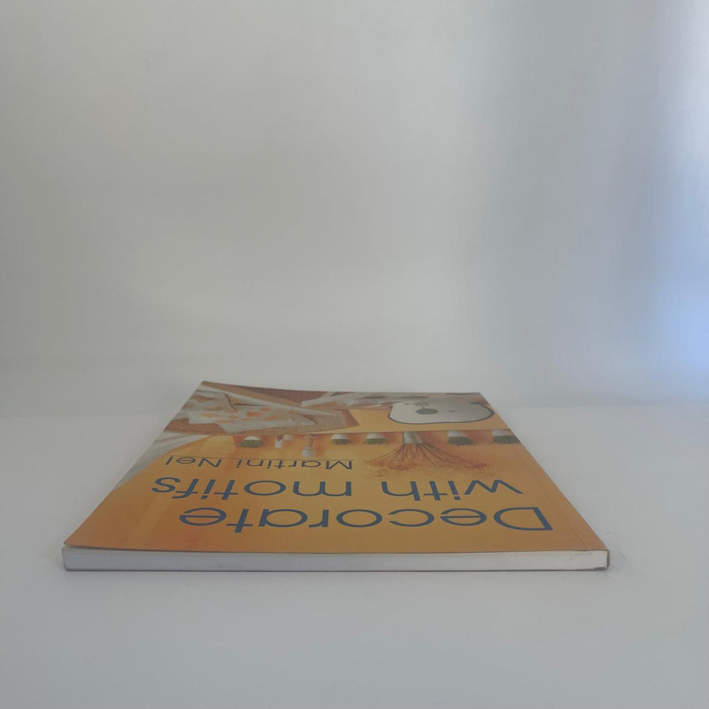 Decorate with Motifs – Martini Nel