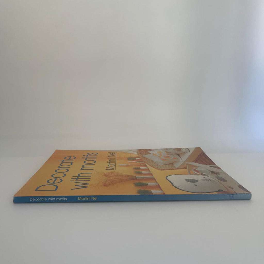 Decorate with Motifs – Martini Nel