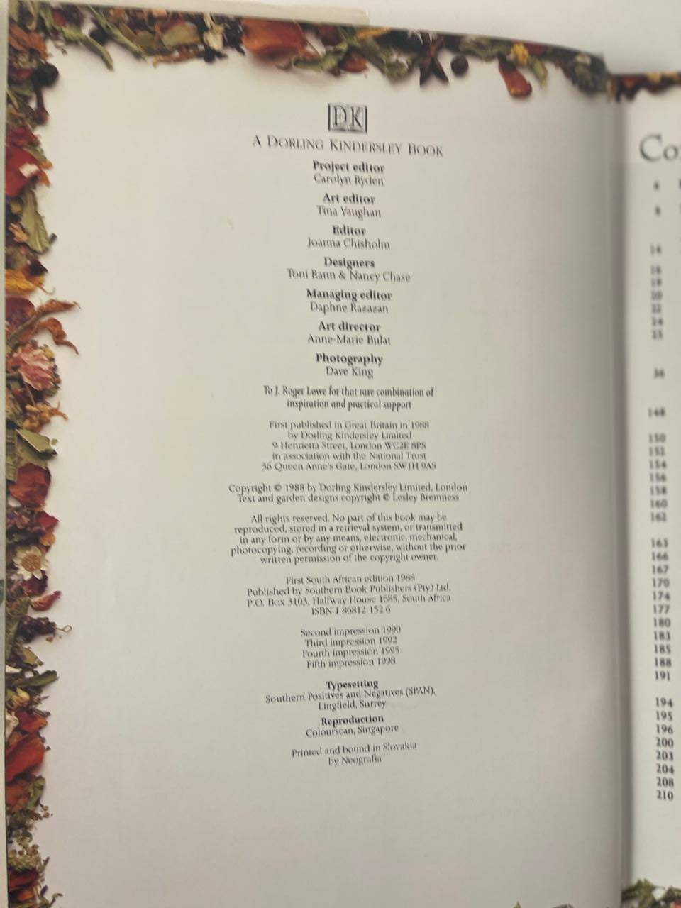 The Complete Book of Herbs - Lesley Bremness