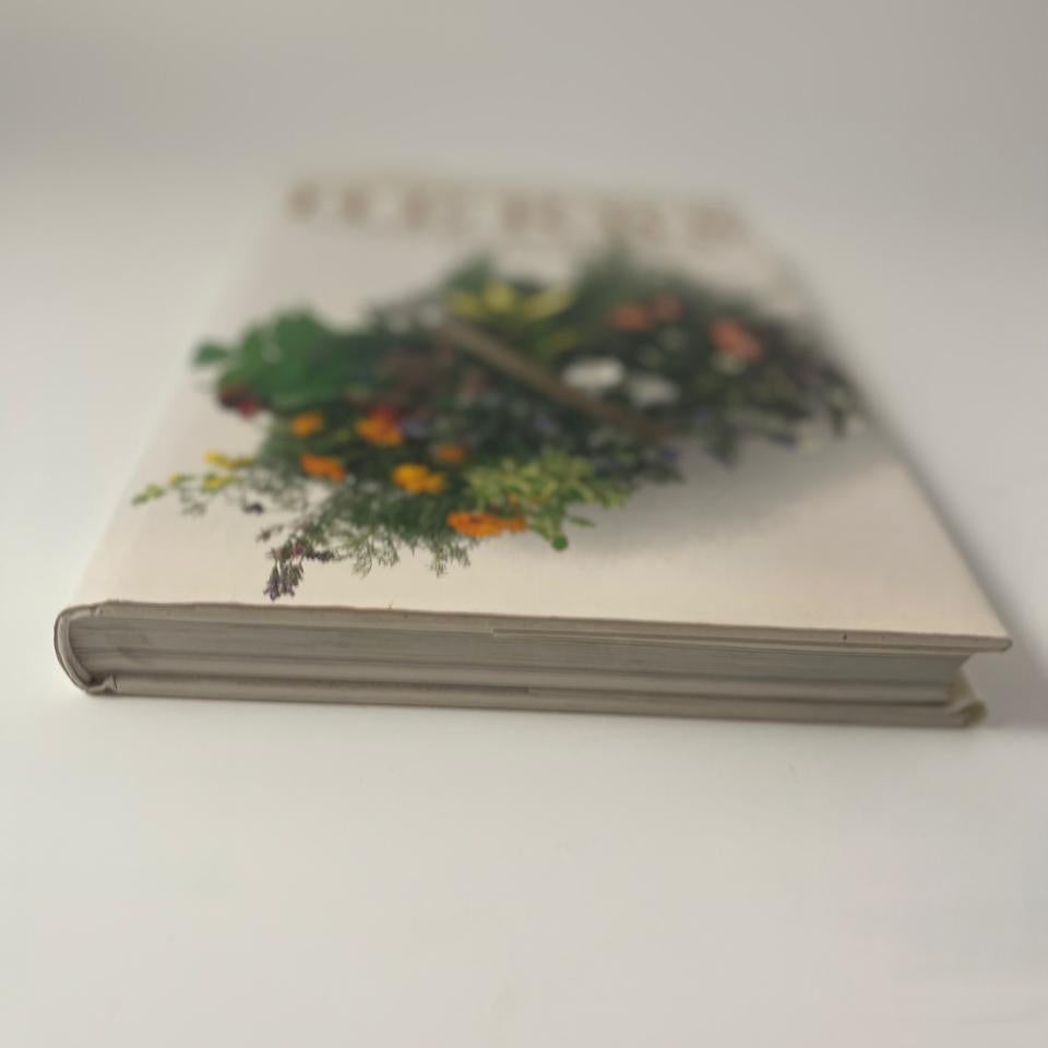 The Complete Book of Herbs - Lesley Bremness