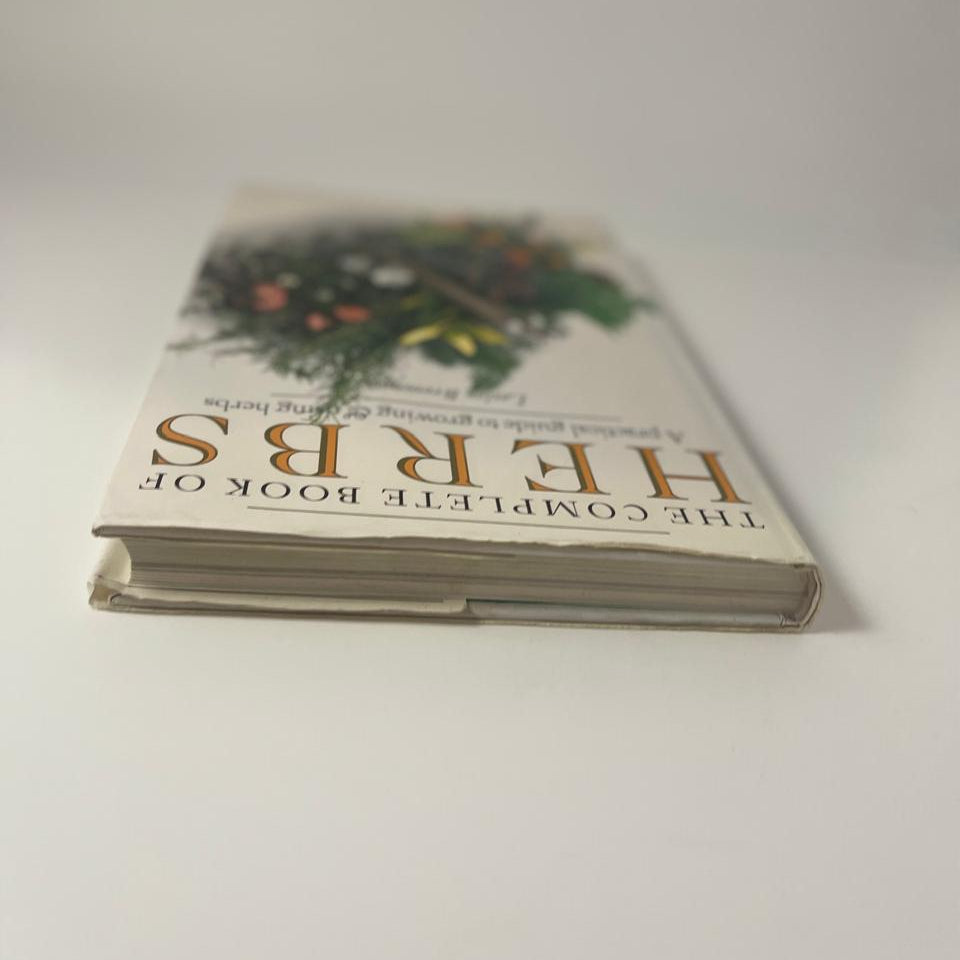 The Complete Book of Herbs - Lesley Bremness