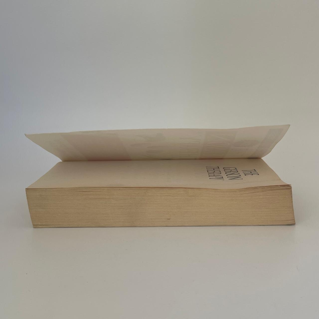 The Gerson Therapy: The Proven Nutritional Program for Cancer and Other Illnesses - Charlotte Gerson & Morton Walker