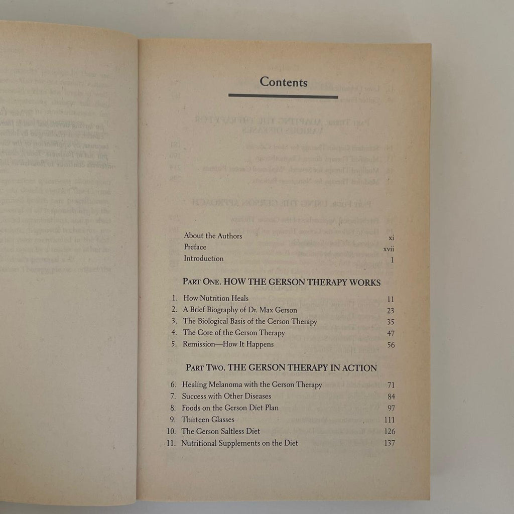 The Gerson Therapy: The Proven Nutritional Program for Cancer and Other Illnesses - Charlotte Gerson & Morton Walker