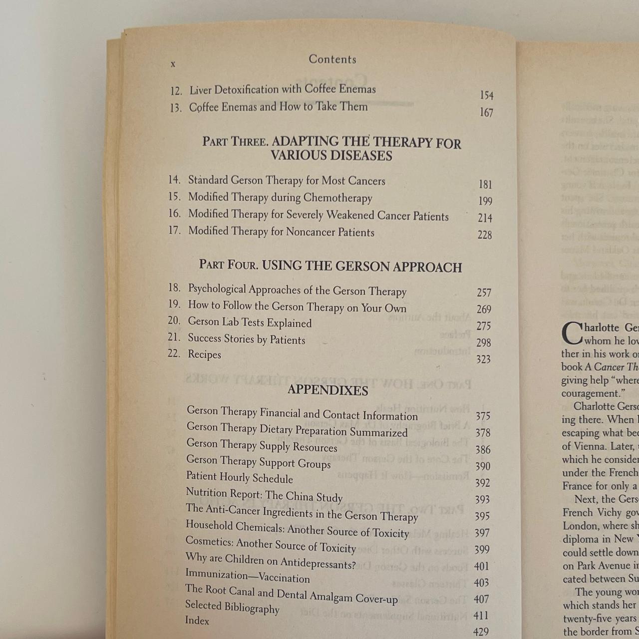 The Gerson Therapy: The Proven Nutritional Program for Cancer and Other Illnesses - Charlotte Gerson & Morton Walker