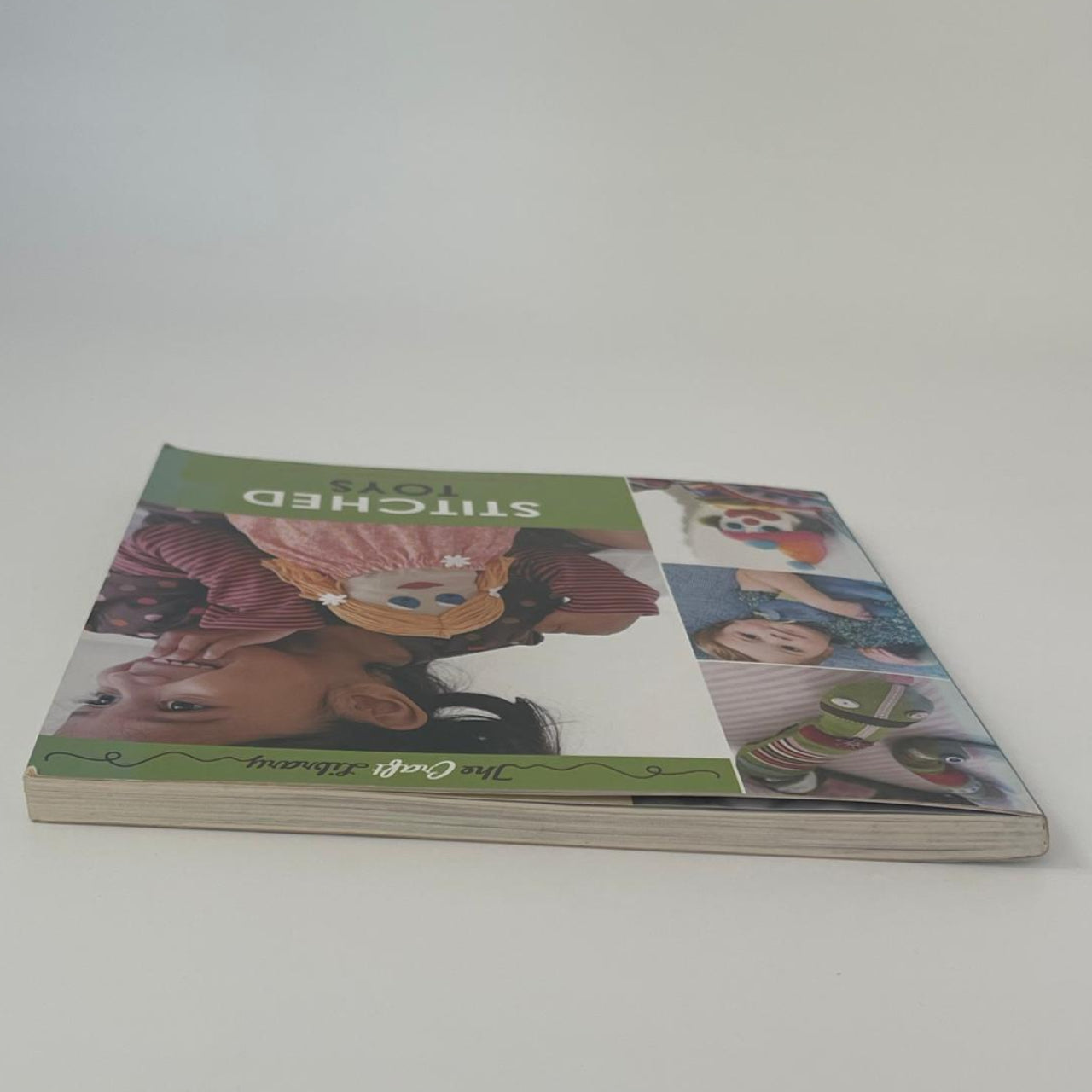 Stitched Toys: 20 stunning but simple designs for children's toys