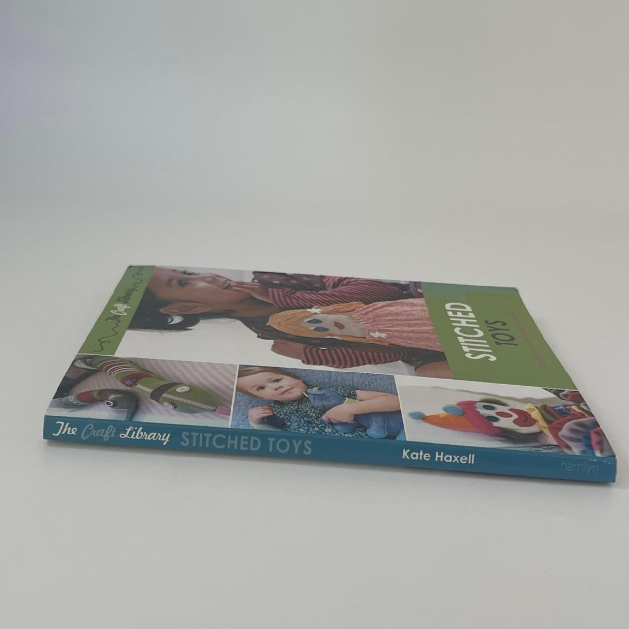 Stitched Toys: 20 stunning but simple designs for children's toys