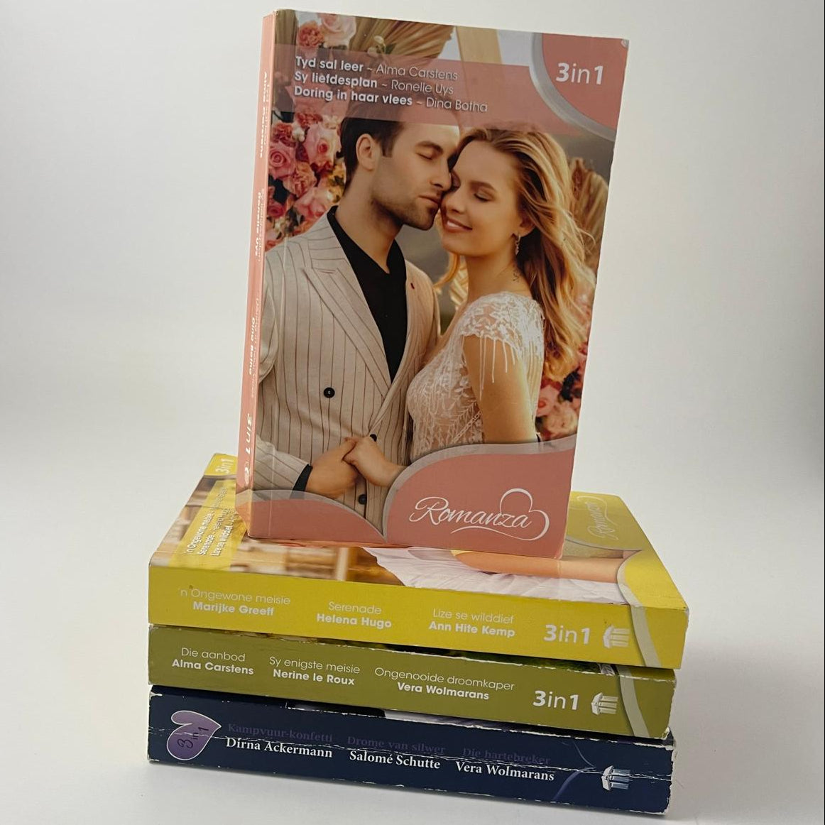 Romanza Omnibus Versameling – 4 Boeke, 12 Verhale