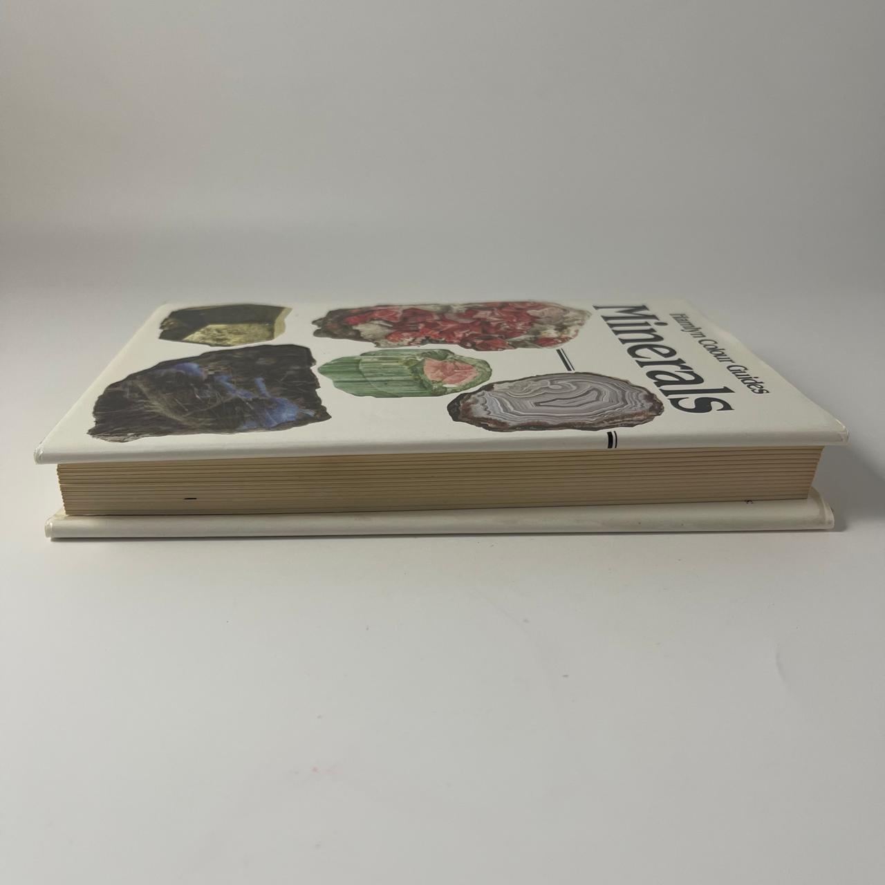 Minerals (Hamlyn Colour Guides) — Jaroslav Svenek