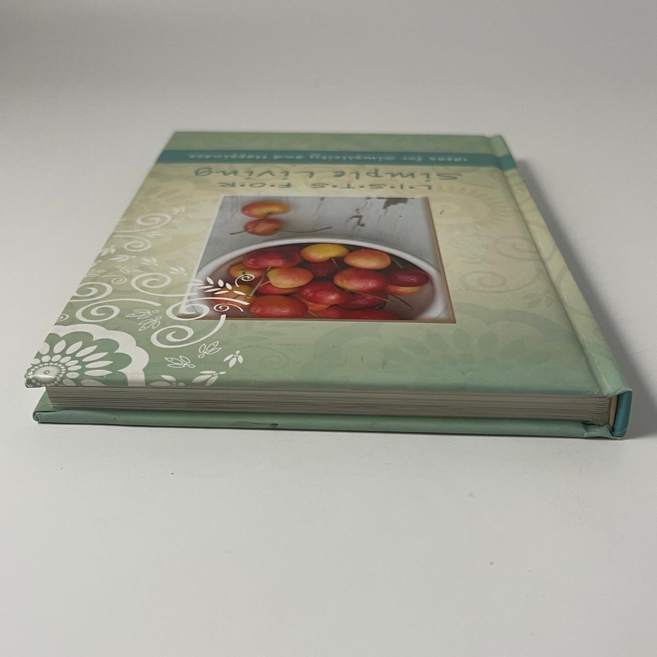 Lists for Simple Living: Ideas for Simplicity and Happiness - Regina Brett