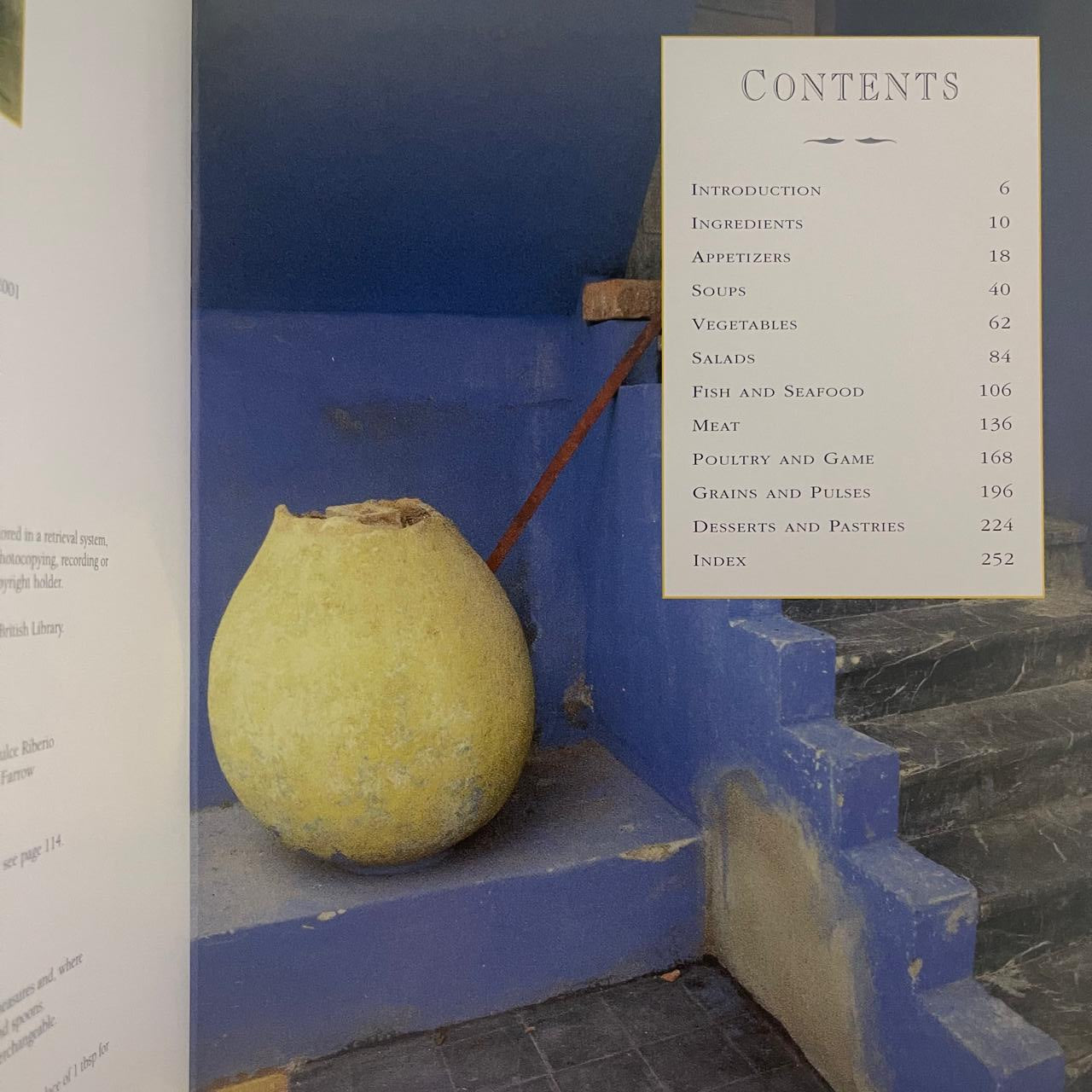 Mediterranean: A Taste of the Sun in Over 150 Recipes - Jacqueline Clark and Joanna Farrow