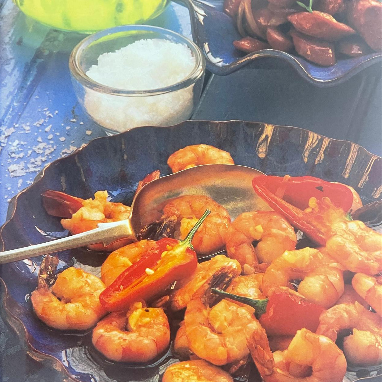 Mediterranean: A Taste of the Sun in Over 150 Recipes - Jacqueline Clark and Joanna Farrow