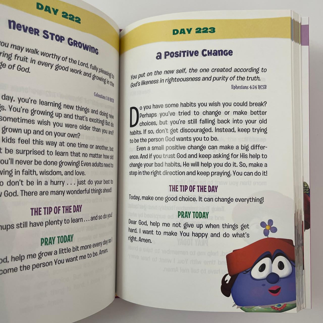 Growing Day by Day: 365 Daily Devos for Girls (VeggieTales)