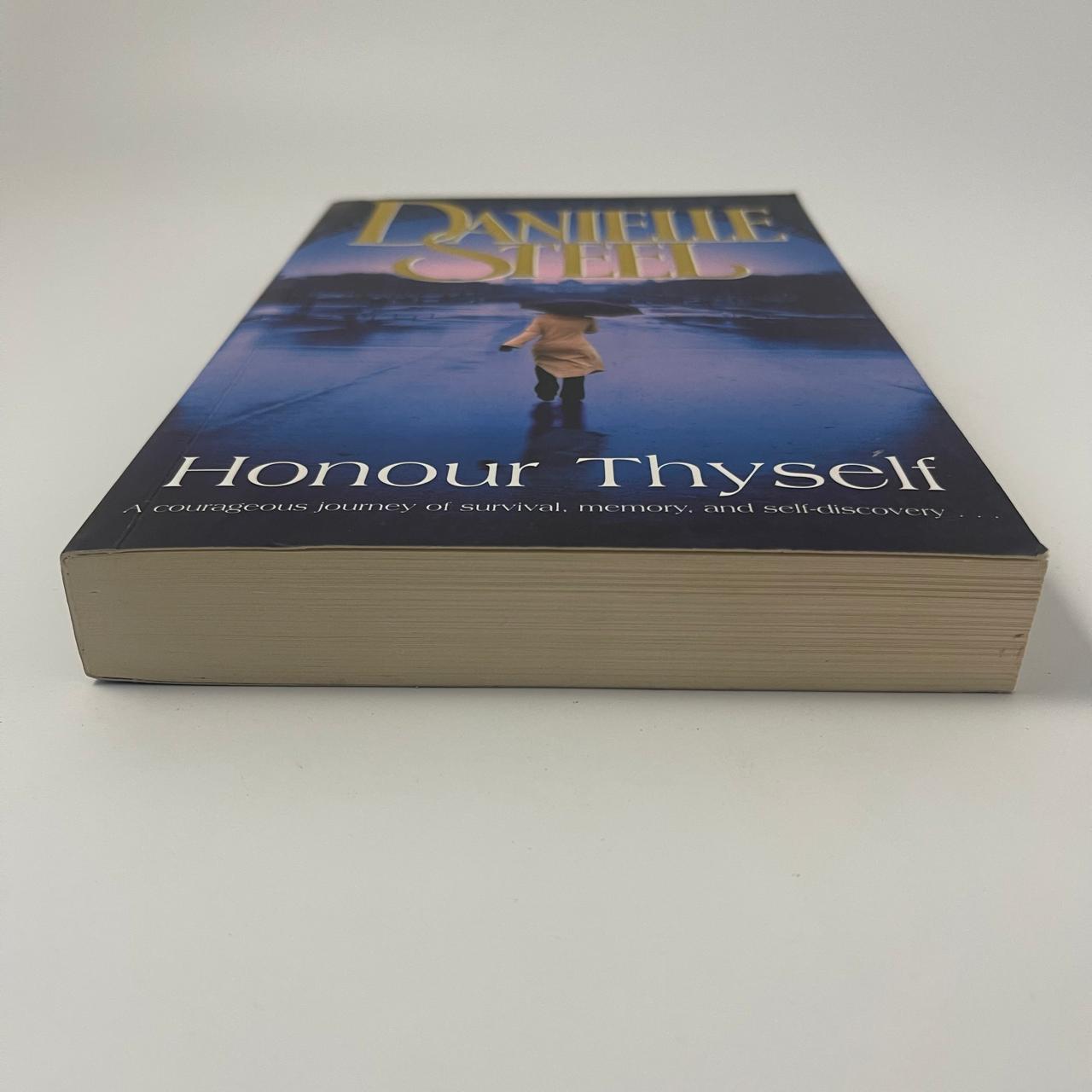 Honour Thyself - Danielle Steel