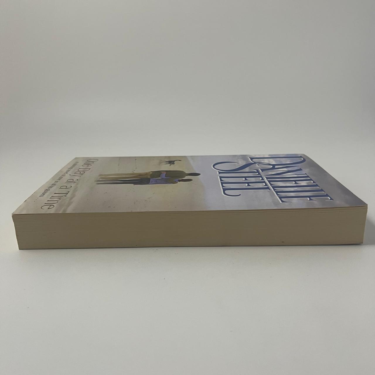 One Day at a Time - Danielle Steel