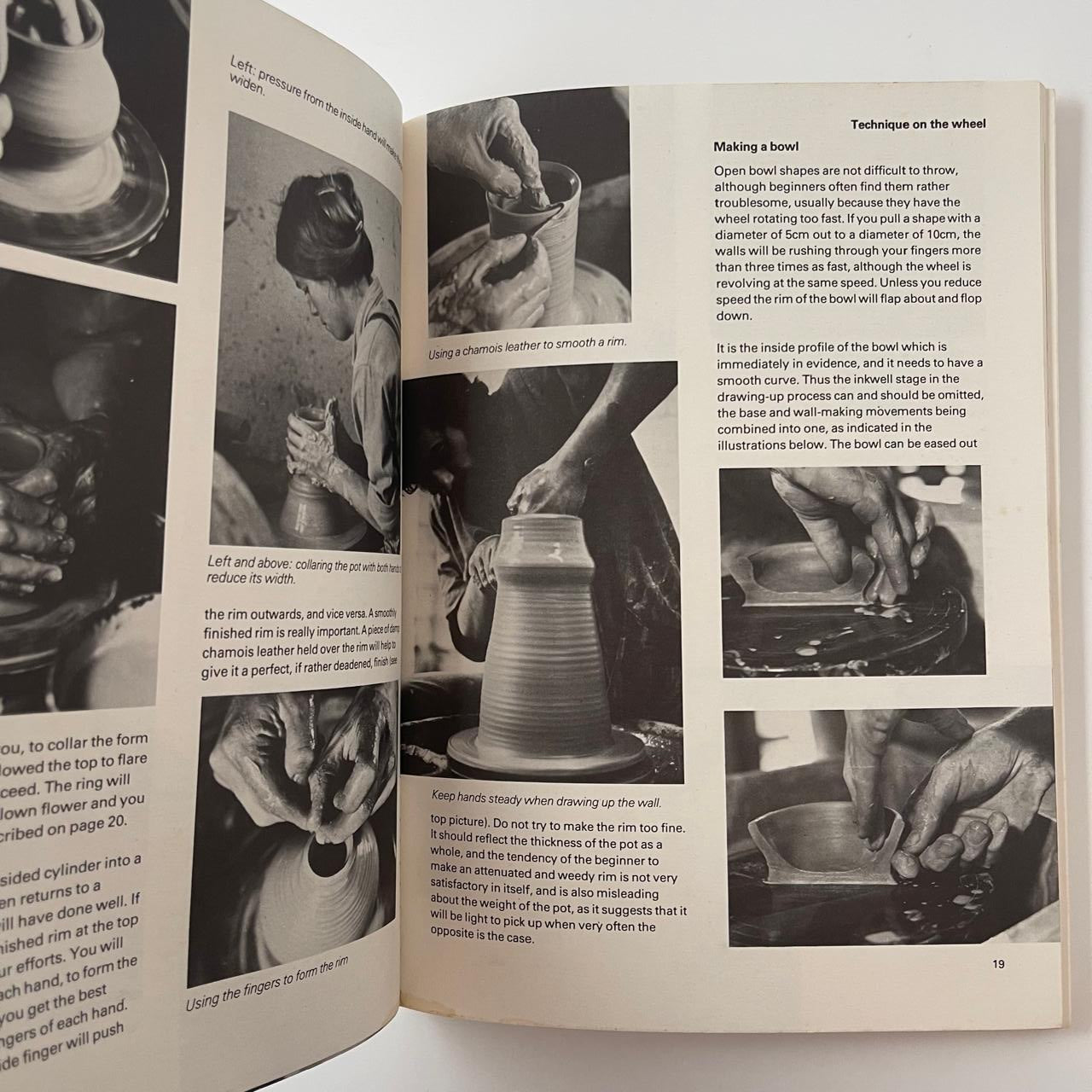 Pottery (Pan Craft Books) - Tony Birks