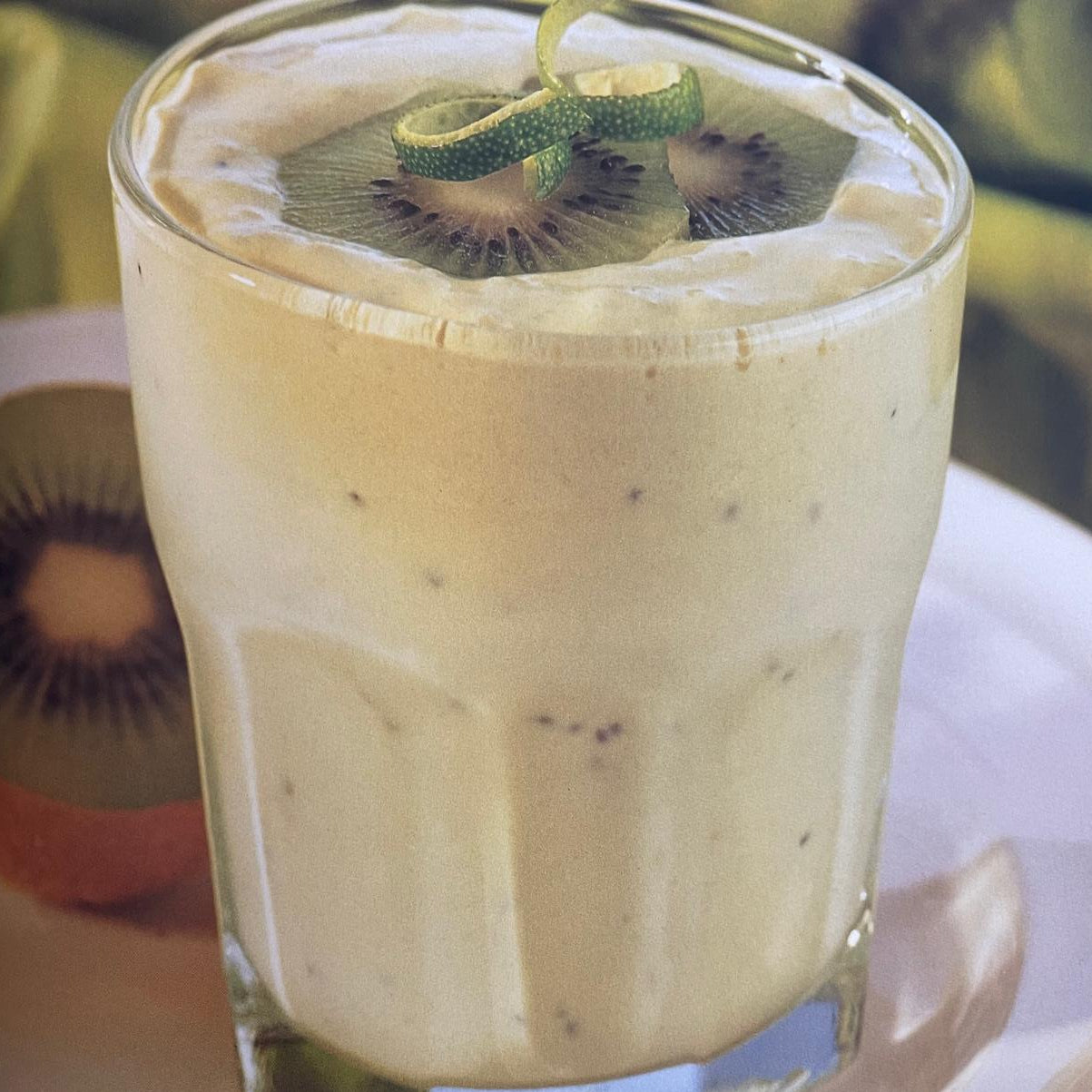 Smoothies and Juices - Christine Ambridge