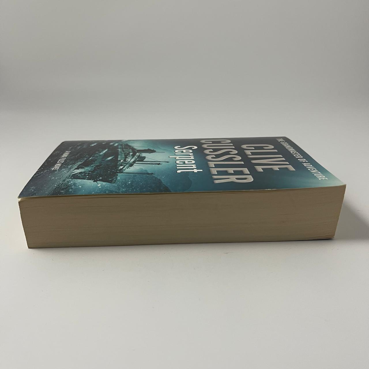 Nighthawk (A NUMA Files Adventure) - Large Format – Clive Cussler & Graham Brown