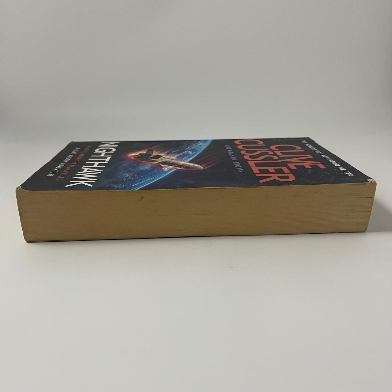 Nighthawk (A NUMA Files Adventure) - Large Format – Clive Cussler & Graham Brown