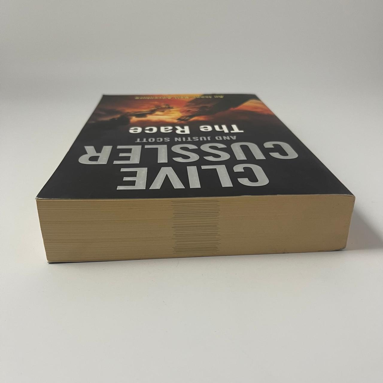 The Race (An Isaac Bell Adventure) - Large Format – Clive Cussler & Justin Scott