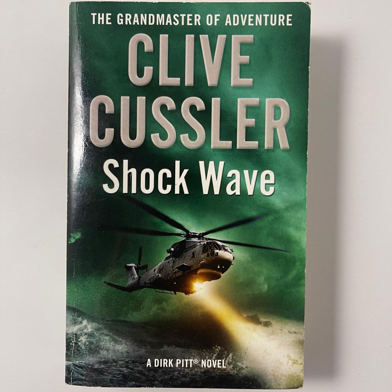Shock Wave (A Dirk Pitt Adventure) – Clive Cussler