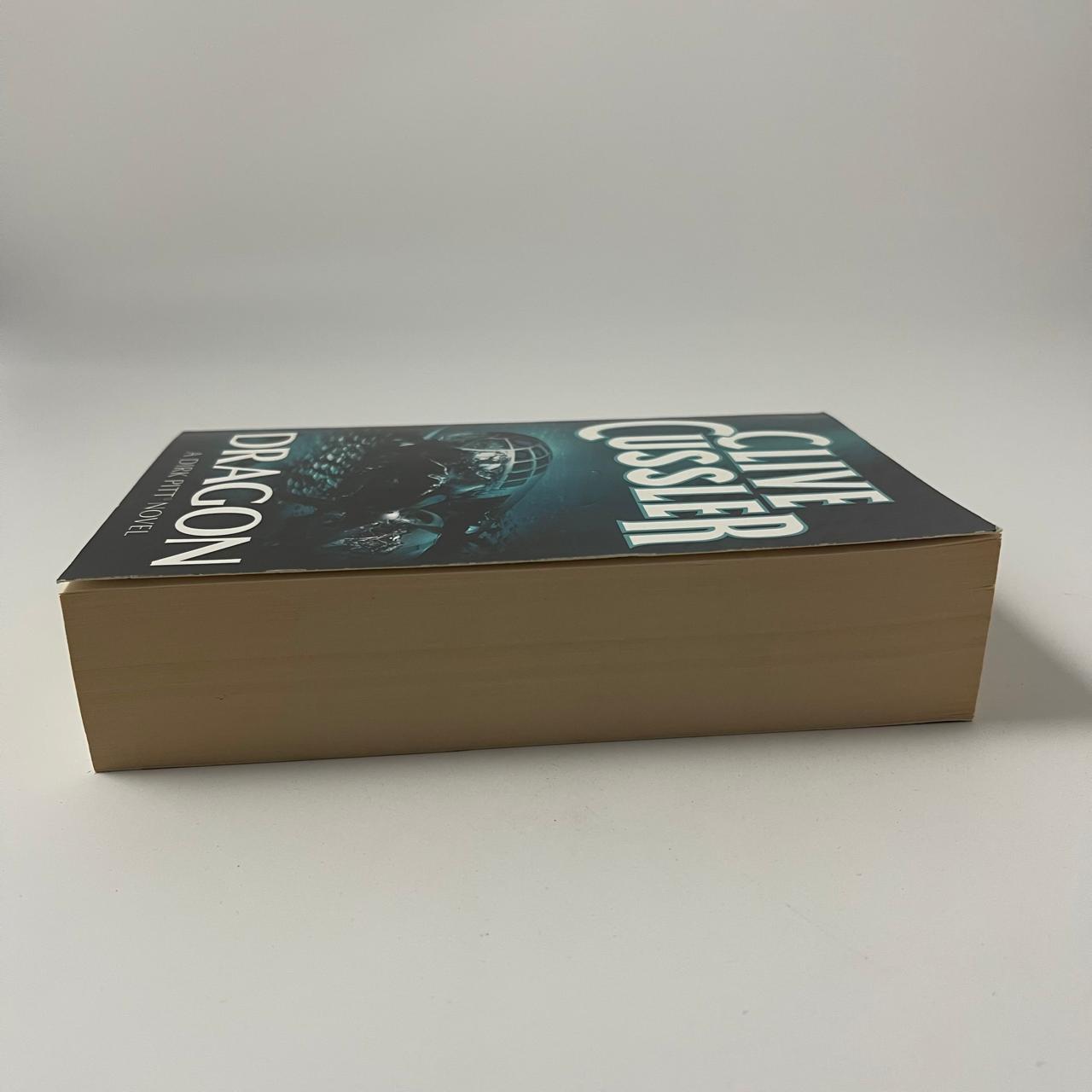 Dragon (A Dirk Pitt Adventure) – Clive Cussler