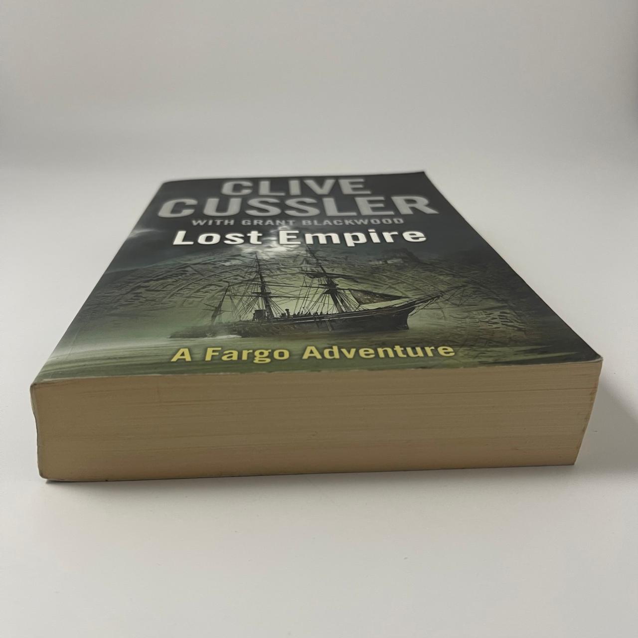 Lost Empire (A Fargo Adventure) – Large Format - Clive Cussler & Grant Blackwood
