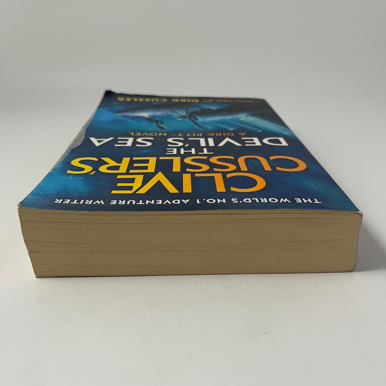 The Devil’s Sea (A Dirk Pitt Adventure) – Large Format - Clive Cussler & Dirk Cussler