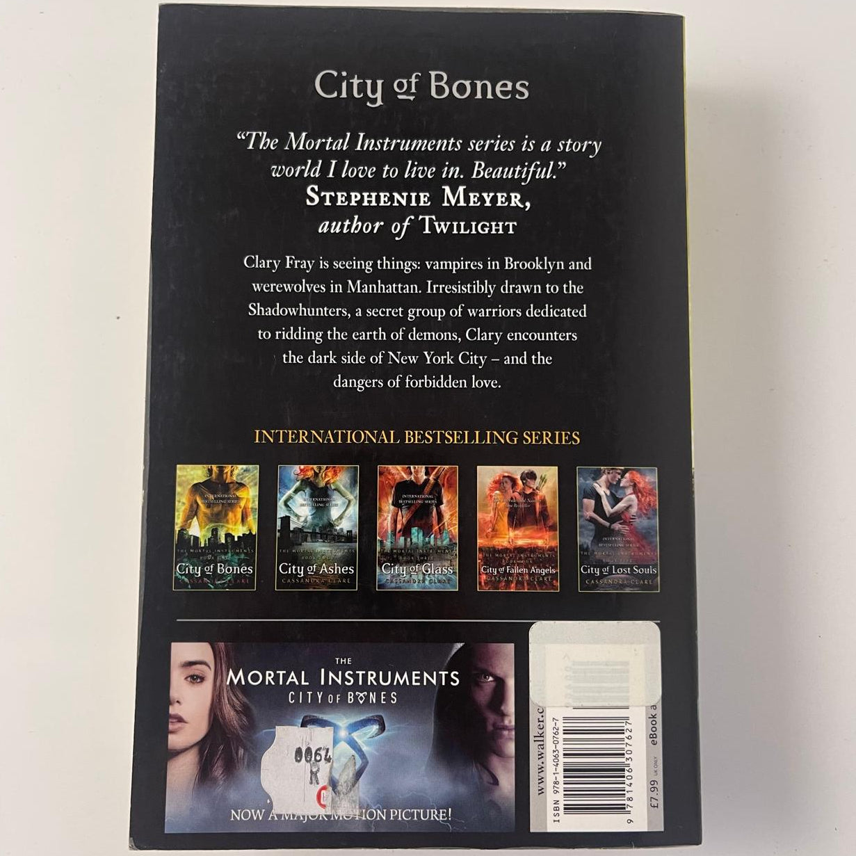 City of Bones - Cassandra Clare