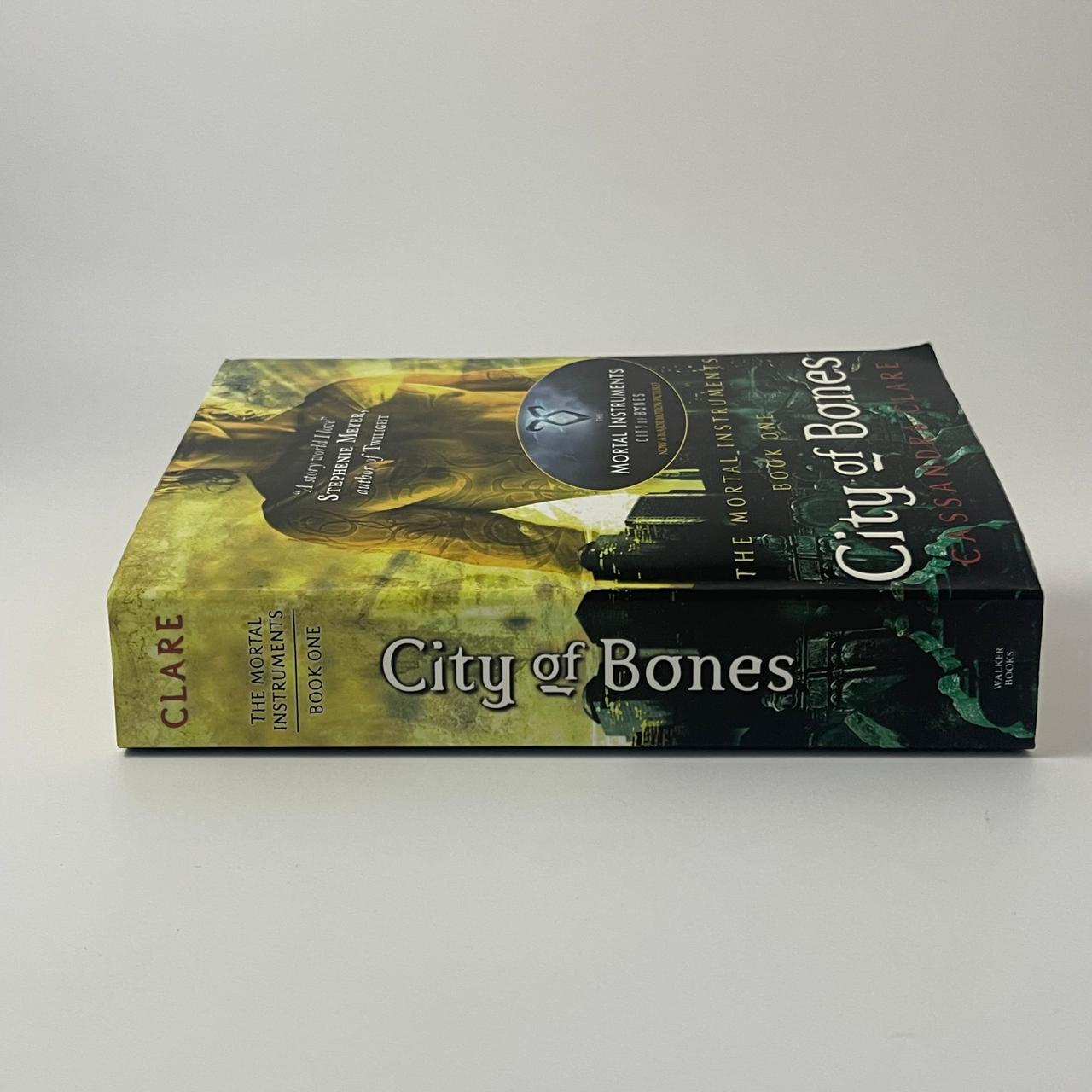 City of Bones - Cassandra Clare